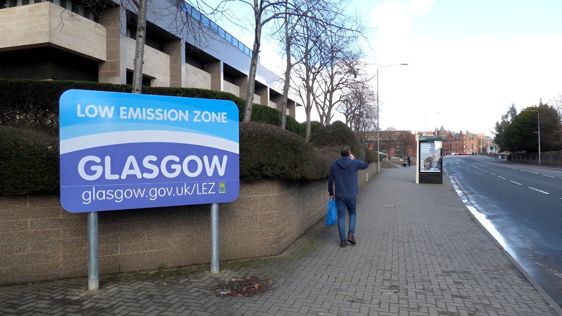 Sign showing the start of the Glasgow Low Emissions Zone.