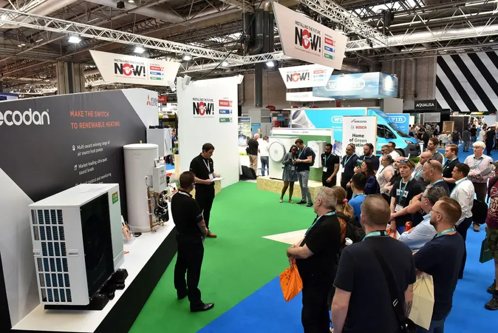 Striking installer show for trade show exhibitions